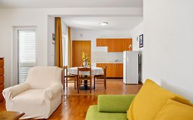 Golden Cape Apartments